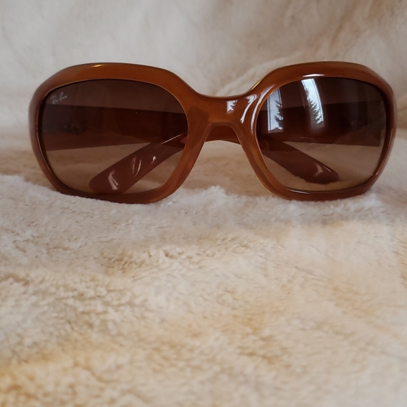 Ray-Ban sunglasses - Picture 1 of 8